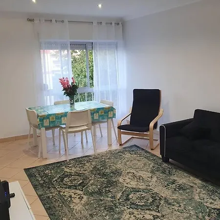 Lovely 2-Bedroom Flat With Free Parking Appartamento Caldas Da Rainha