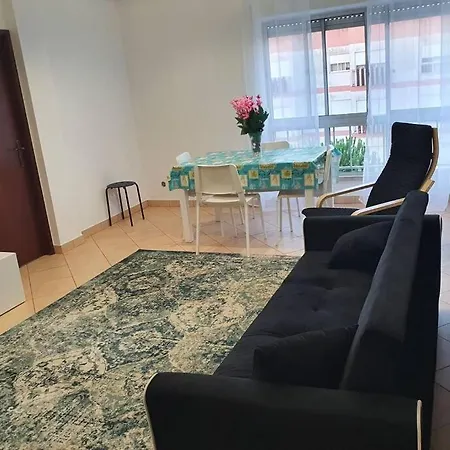 Appartamento Lovely 2-Bedroom Flat With Free Parking *