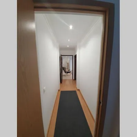 Lovely 2-Bedroom Flat With Free Parking * Caldas Da Rainha